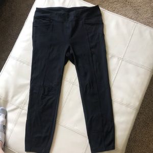 Athleta Metro Capri Sz M